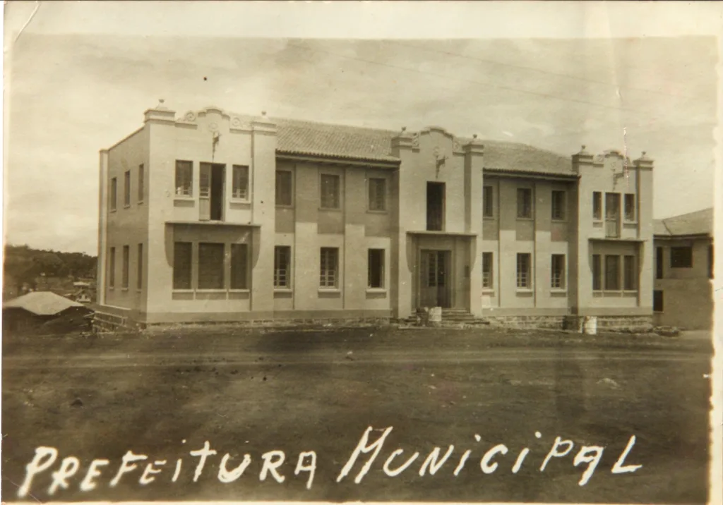 Os 76 anos do Prédio Amarelo: patrimônio histórico e guardião da memória de Chapecó 2 image 1