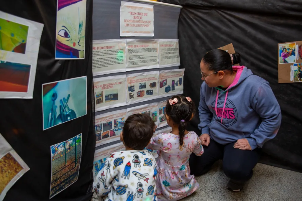 CEIM Criança Feliz realiza exposição fotográfica pelos olhos das crianças 2 image 15
